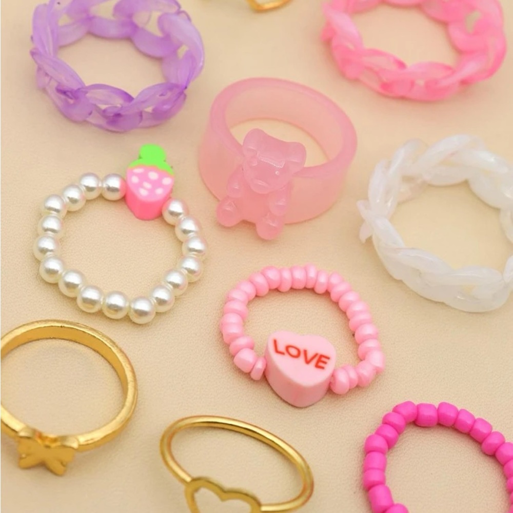 🟥Aesthetic Ring Set - Picture 3 of 4